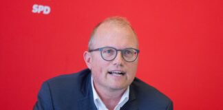 Der nordrhein-westfälische SPD-Landtagsfraktionschef Jochen Ott ist gegen ein Losverfahren bei der Auswahl von Wehrdienstleistenden. (Archivbild)