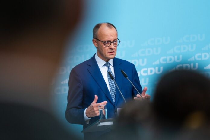 Grüne in Castrop-Rauxel zeigen Merz wegen Volksverhetzung an Bundeskanzler Friedrich Merz (CDU) gerät wegen seiner Äußerungen über das «Stadtbild» und die Migration immer stärker unter Beschuss. (Archivbild)