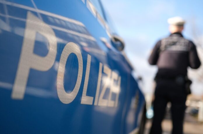 Nach Angaben der Polizei wurde auch ein Tatverdächtiger festgenommen. (Symbolbild)