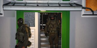 Spezialkräfte stürmten die Wohnung des 51-Jährigen in Ennepetal.