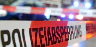 Die Polizei sperrte den Bereich für etwa drei Stunden ab. (Symbolbild)