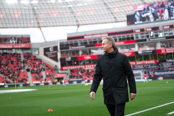 Bayer Leverkusen - SC Freiburg Bayer-Trainer Kasper Hjulmand lässt nicht nur die Torwartfrage vor dem Pokalspiel offen. (Archivbild)