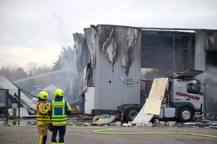 Explosion auf Firmengelände in Castop-Rauxel Die Halle wurde stark beschädigt.