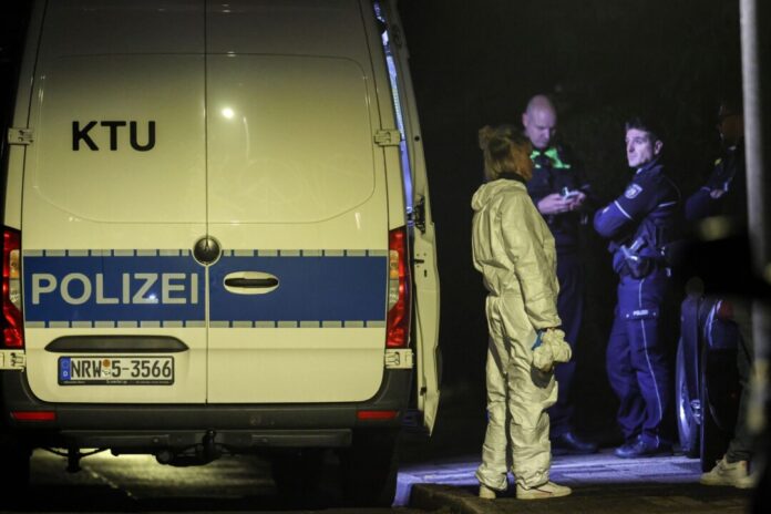 Nach Messerangriff auf neue Bürgermeisterin von Herdecke Bis zum späten Abend waren am Dienstag Spuren im Haus der lebensbedrohlich verletzten Frau gesichert worden.
