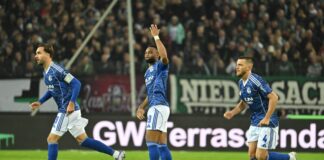 Beendete seine Torflaute: Schalkes Moussa Sylla (M).