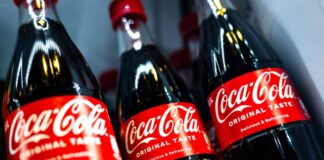 Beschäftigte von Coca-Cola streiken für mehr Lohn Coca-Cola Europacific Partners hat 24 Standorte in Deutschland für Produktion und Logistik. Dort sind insgesamt 6.500 Menschen beschäftigt.