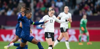 «Top, top, top Leistung»: Wücks junge Wilde begeistern Überzeugte den Bundestrainer: Franziska Kett (r) vom FC Bayern.