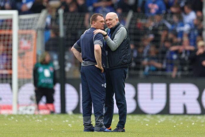 Arminia Bielefelds Präsident Rainer Schütte (r) tritt zurück. (Archivbild) 