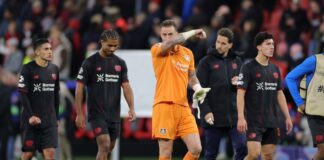 Keeper Mark Flekken nach dem Remis mit der Mannschaft. 