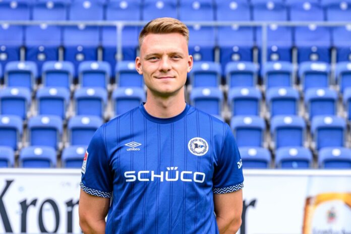 Leon Schneider Hat seinen Vertrag vorzeitig verlängert: Arminia Bielefelds Leon Schneider. (Archivbild)