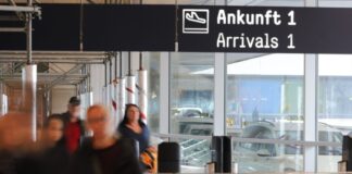 Ferienende in NRW: Rückreiseverkehr bleibt entspannt Trotz großen Andrangs gab es an den großen Flughäfen in NRW bislang kaum Verzögerungen.