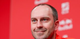 Cheftrainer Ole Werner von RB Leipzig will in Dortmund eine stabile Abwehr sehen. (Archivbild)