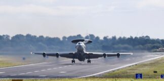 Der Nato-Flughafen in Geilenkirchen ist der Hauptstützpunkt von Awacs-Spezialflugzeugen zur Überwachung des Luftraumes. (Archivbild)