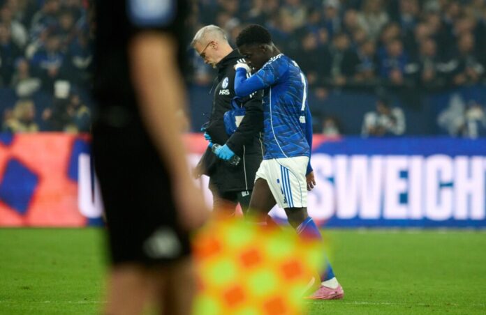 Christian Gomis musste gegen Darmstadt verletzt vom Platz. 