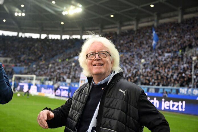 Winfried Schäfer sieht bei Borussia Mönchengladbach einen Mangel an Führungsspielern. (Archivbild)