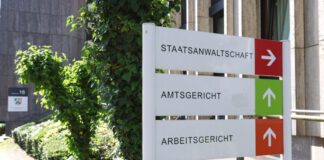 Gegen fünf Männer ist Anklage wegen gewerbsmäßigen Bandenbetrugs erhoben worden (Archivbild)