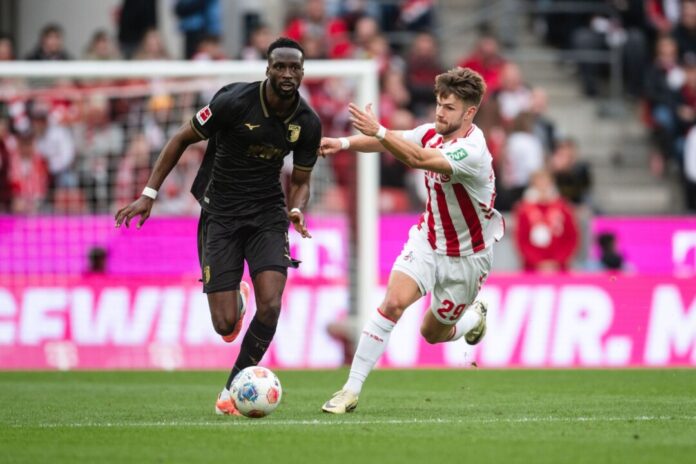 1. FC Köln - FC Augsburg Jan Thielmann (r) fehlt den Kölnern vorerst. (Archivbild)