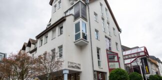 Stadtbibliothek Siegburg erhält Auszeichnung Die Stadtbibliothek wird mit dem Preis «Bibliothek des Jahres in kleinen Kommunen und Regionen 2025»