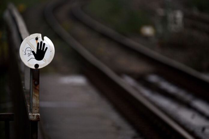 Wegen Bauarbeiten halten in Bochum seit Anfang September keine Regionalbahnen oder Fernzüge mehr - doch ein Ende der Sperrung ist absehbar (Foto Illustration).