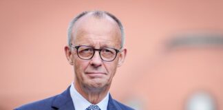 Der Kanzler äußert sich betroffen. 
