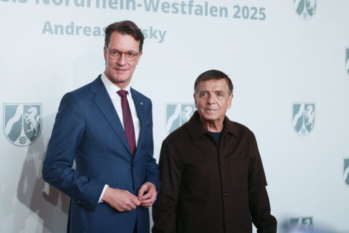Künstler Gursky erhält NRW-Staatspreis Foto-Kunststar Andreas Gursky (70) hat den NRW-Staatspreis erhalten.