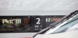 27-Jähriger von ICE erfasst und schwer verletzt Ein ICE erfasste einen jungen Mann in Leichlingen. (Symbolbild)