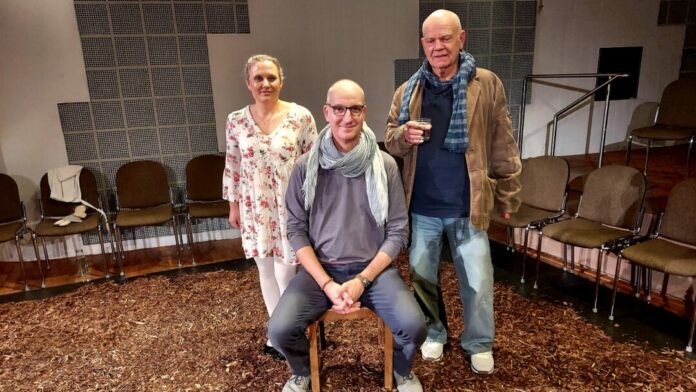31_RAT_Heiner van Schwamen Manuela Kessler, Michael Schäfer und Heiner van Schwammen, Bild: Kleines Theater Nebenan