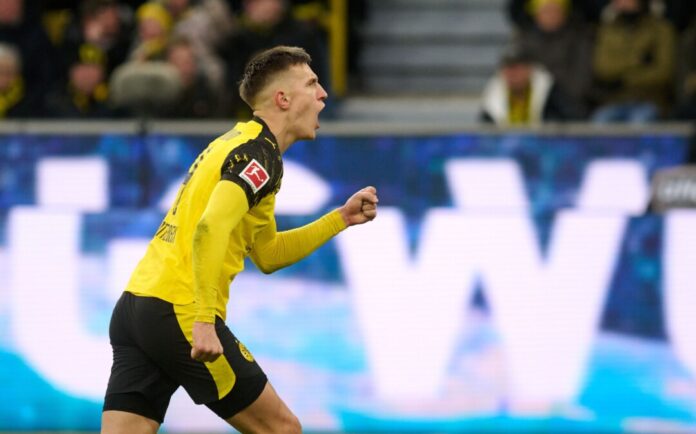 Borussia Dortmund - VfB Stuttgart Die Vertragsgespräche des BVB mit Nico Schlotterbeck sorgen für Gesprächsstoff