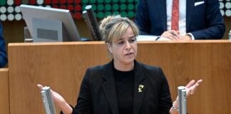 NRW-Wirtschaftsministerin Mona Neubaur (Grüne) spricht sich angesichts der wirtschaftlichen Schwäche für flexible Antworten in der Klimapolitik aus. (Archivbild)