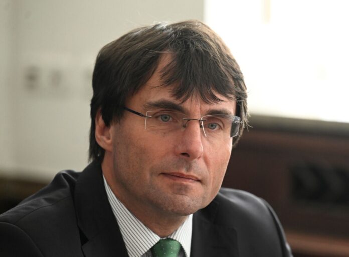 Marcus Optendrenk NRW-Finanzminister Marcus Optendrenk: Steuerschätzung fällt günstiger aus.