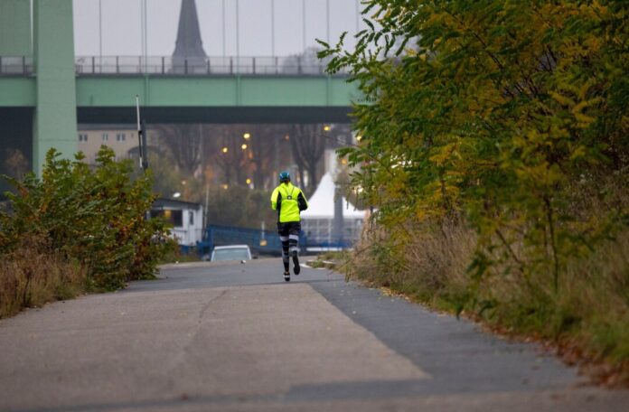 Wetter aktuell Auf NRW kommen in der neuen Woche sehr milde Temperaturen zu. (Archivbild)
