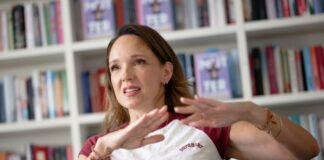 Carolin Kebekus: Wochenbett ist krasser Zustand Die Zeit unmittelbar nach der Geburt ist nach Einschätzung von Carolin Kebekus schwerer, als die meisten werdenden Mütter es sich vorstellen.