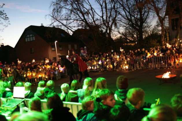 Imprssionen vom Martinszug in Hösel 2025 , Bild: Alexander Heinz