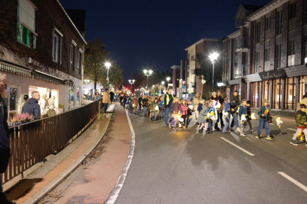 Imprssionen vom Martinszug in Hösel 2025 , Bild: Alexander Heinz