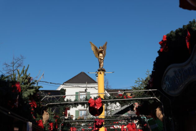 Der Engel wacht Tag und Nacht über den Weihnachtsmarkt, Bild: Alexander Heinz
