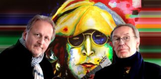 „All You Need Is Love“ im Ratinger Medienzentrum Achim Amme und Volkwin Müller präsentieren eine Mischung aus Lesung und Musik zum 85. Geburtstag von John Lennon. Foto: Ursula Braun