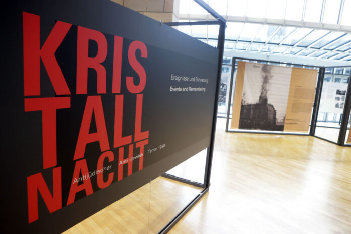 Am Sonntag können Interessierte sich die Ausstellung "Kristallnacht" im Landtag in Düsseldorf anschauen. Foto: Landtag NRW