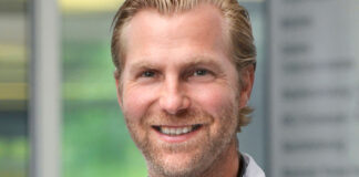 Rund um das Herz: Vortrag und Führung am Velberter Klinikum Chefarzt Dr. med. Lars Bansemir und sein Team informieren und führen durch die Räume des neuen kardiologischen Interventionszentrums am Helios Klinikum Niederberg. Foto: Helios/Michael Mutzberg