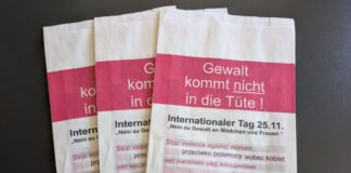 131.000 dieser Brötchentüten werden am 25. November im gesamten Kreis Mettmann ausgegeben. Foto: Kreisstadt Mettmann