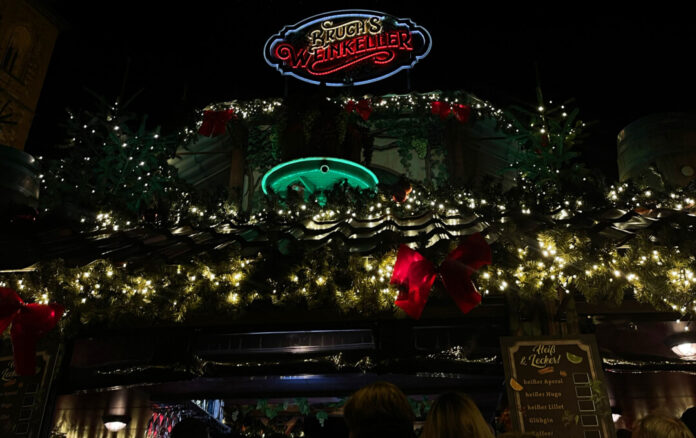 Auch in Ratingen auf dem Weihnachtsmarkt sind die Preise gestiegen - allerdings im Vergleich zum Vorjahr eher moderat. Foto: Strenger