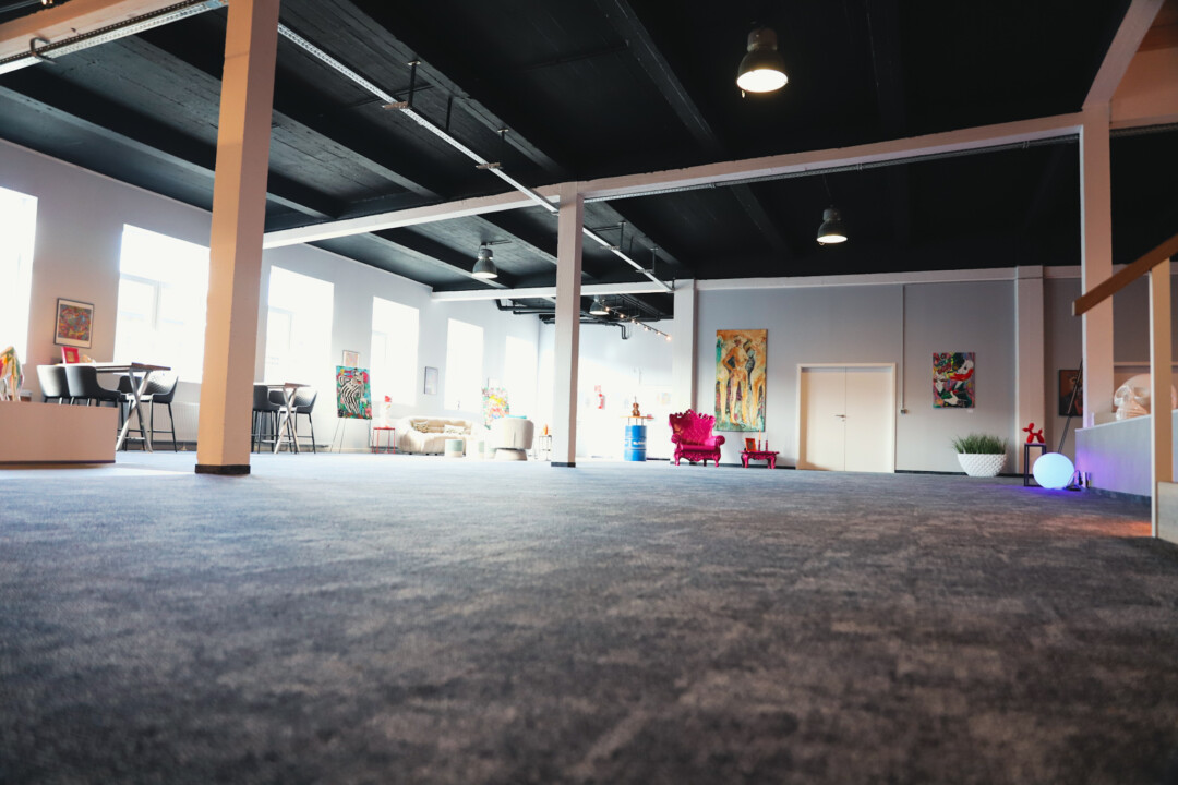 Rund 350 Quadratmeter stehen zur Verfügung, um Firmenfeiern, Konferenzen oder Konzerte zu veranstalten. Foto: Volkmann