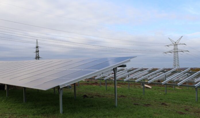 Freiflächen-Photovoltaik-Anlage Siebeneick: Ab Dezember wollen die WSW hier Sonnenstrom produzieren. Foto: WSW
