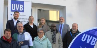 Velberter Wählergemeinschaft geht mit neuem Vorstand an den Start Die neuen Vorstandmitglieder (vorne v.l.n.r): Michael Zips, Fank Leibold, Roswitha Eisenstein, Gilbert Malanda, Ronald Hohman sowie (hinten v.l.n.r.) Jerome Staschewski, Carina Babilon, Felina Koch und Uwe Brus. Foto: UVB