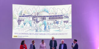 Dank Förderung: Planetarium Erkrath erhält Fulldome-Projektionssystem Corinna Franz (LVR-Kulturdezernentin),, Bettina Warnecke (Landrätin Kreis Mettmann), Professorin Barbara Schock-Werner (Vizepräsidentin NRW-Stiftung), Christoph Wintgen (Stiftung der Kreissparkasse Düsseldorf), Notker Becker (Pressesprecher des Rheinischen Sparkassen- und Giroverbands), Maximilian Mucha (1. Vorsitzender der Sternwarte Neanderhöhe Hochdahl e. V.). Foto: Sternwarte Neanderhöhe Hochdahl e.V.
