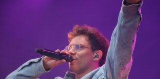 Tim Kamrad auf der Bühne. Foto: Volkmann