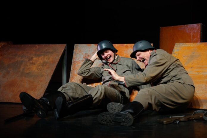 Am 27. November wird in der Stadthalle das Drama „Im Westen nichts Neues“ aufgeführt. Foto: Marina Maisel