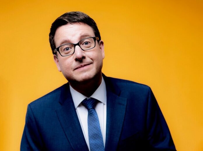 Der Kabarettist Kai Magnus Sting gastiert in der Stadthalle. Foto: Harald Hoffmann Der Kabarettist Kai Magnus Sting gastiert in der Stadthalle. Foto: Harald Hoffmann