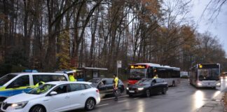 Eine Kontrolle vor dem Schulzentrum an der Sedentaler Straße. Foto: Polizei