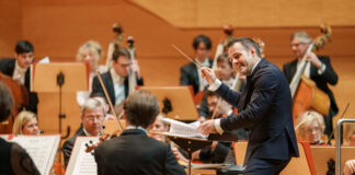 „Bilder einer Ausstellung“ mit den Essener Philharmonikern Andrea Sanguineti und die Essener Philharmoniker. Foto: Volker Wiciok