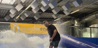 Freizeit und Wassersport in einer Location Nils Pinckert reitet seine eigene Welle, Bild: Alexander Heinz